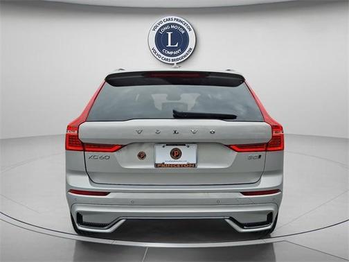 2025 Volvo XC60 B5 Plus