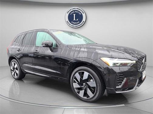 2024 Volvo XC60 Recharge Plug-In Hybrid T8 Plus Dark Theme