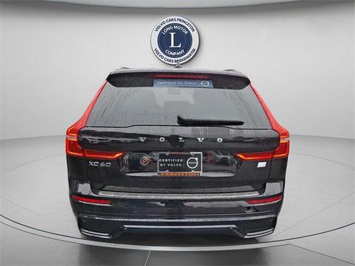 2024 Volvo XC60 Recharge Plug-In Hybrid T8 Plus Dark Theme