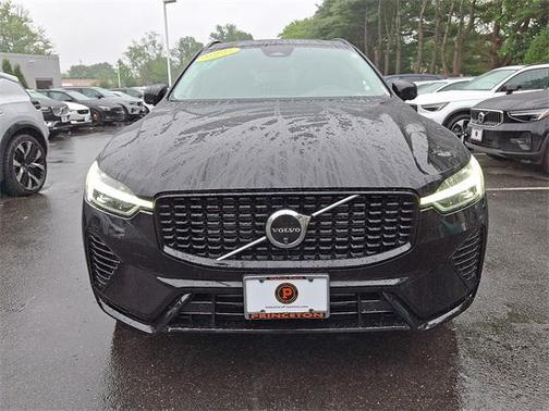 2024 Volvo XC60 Recharge Plug-In Hybrid T8 Plus Dark Theme