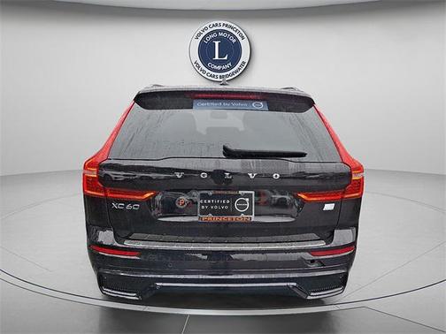 2024 Volvo XC60 Recharge Plug-In Hybrid T8 Plus Dark Theme