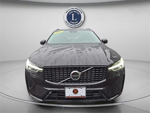 2024 Volvo XC60 Recharge Plug-In Hybrid T8 Plus Dark Theme