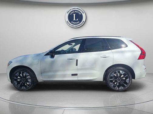 Crystal White 2026 Volvo XC60 Plug-In Hybrid T8 Ultra