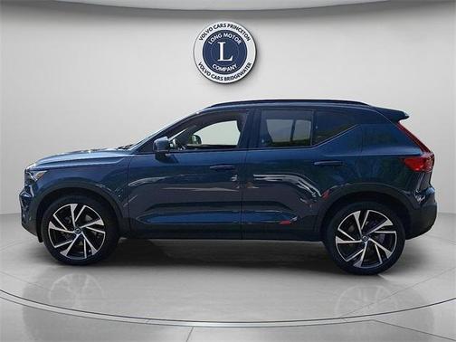 2022 Volvo XC40 T5 R-Design