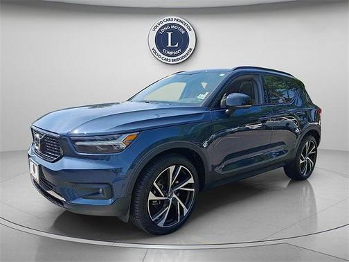 2022 Volvo XC40 T5 R-Design