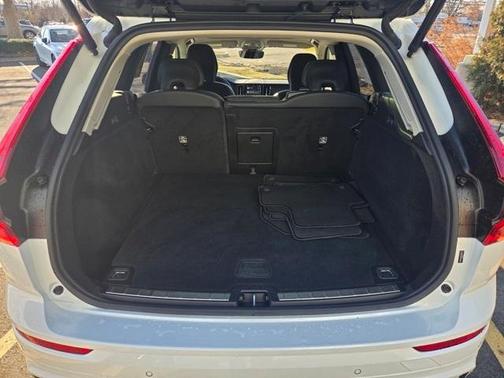 2025 Volvo XC60 B5 Core