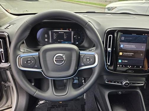 2025 Volvo XC40 B5 Plus Dark Theme