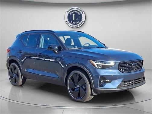 2026 Volvo XC40 B5 Ultra Black Edition