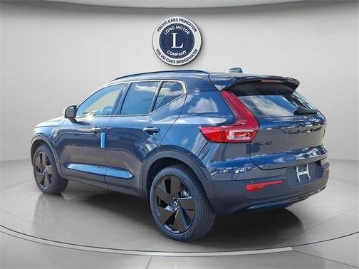 2026 Volvo XC40 B5 Ultra Black Edition