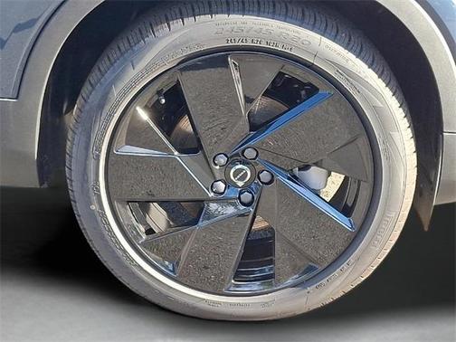 2026 Volvo XC40 B5 Ultra Black Edition