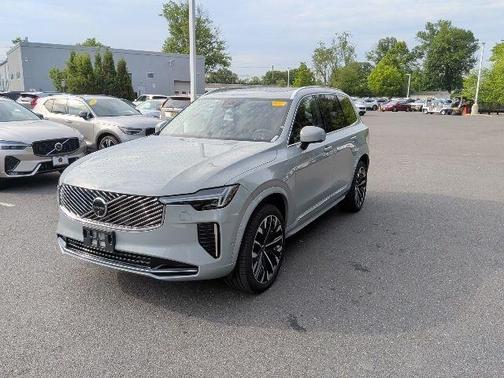 4DR 2025 Volvo XC90 B5 Plus