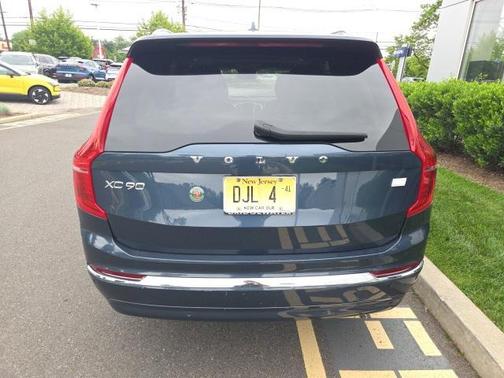2024 Volvo XC90 Recharge Plug-In Hybrid T8 Ultimate 6-Seater
