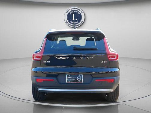 2025 Volvo XC40 B5 Core Bright Theme