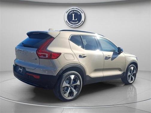 2026 Volvo XC40 B5 Plus