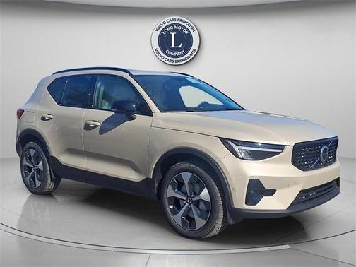 2026 Volvo XC40 B5 Plus