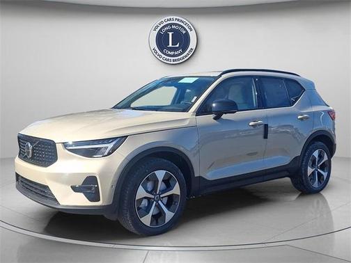 2026 Volvo XC40 B5 Plus