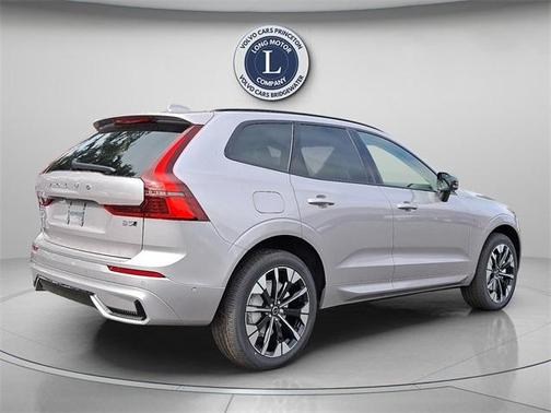 2026 Volvo XC60 B5 Plus