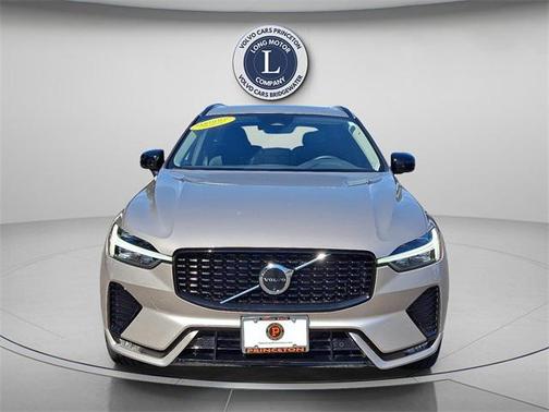 2025 Volvo XC60 B5 Plus