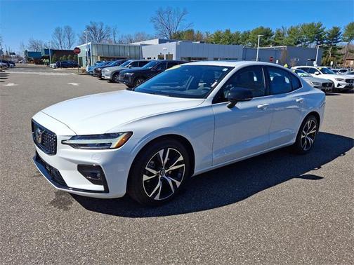 2025 Volvo S60 B5 Core