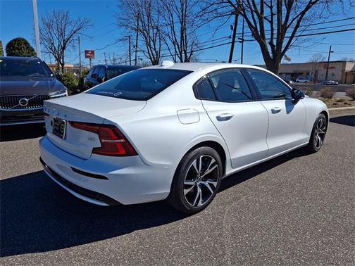 2025 Volvo S60 B5 Core