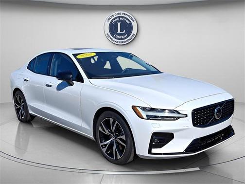 2025 Volvo S60 B5 Core