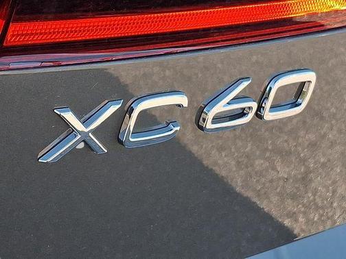 Forest Green 2026 Volvo XC60 B5 Plus