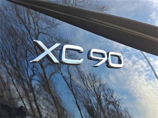 2025 Volvo XC90 B5 Ultra 6-Seater