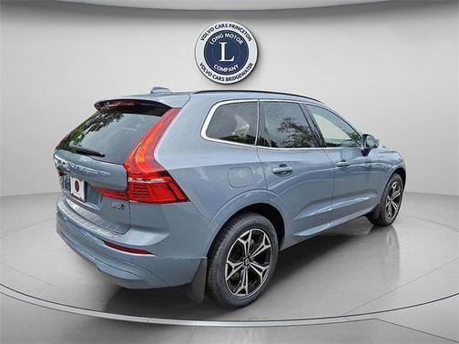 2022 Volvo XC60 B5 Momentum