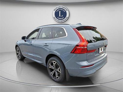 2022 Volvo XC60 B5 Momentum