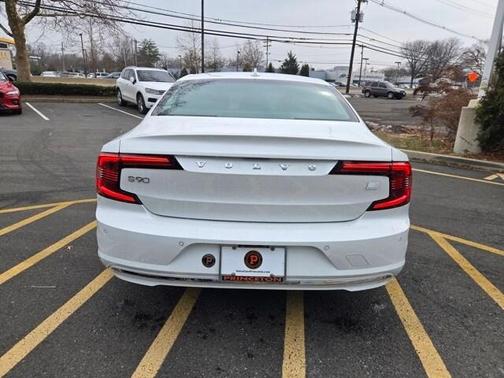 2024 Volvo S90 Recharge Plug-In Hybrid T8 Ultimate