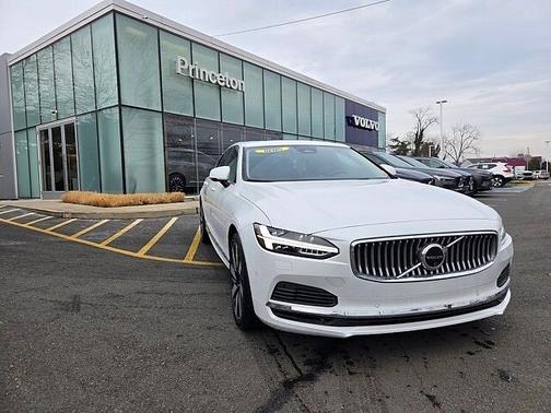 2024 Volvo S90 Recharge Plug-In Hybrid T8 Ultimate