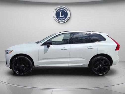 Crystal White 2026 Volvo XC60 B5 Ultra Black Edition