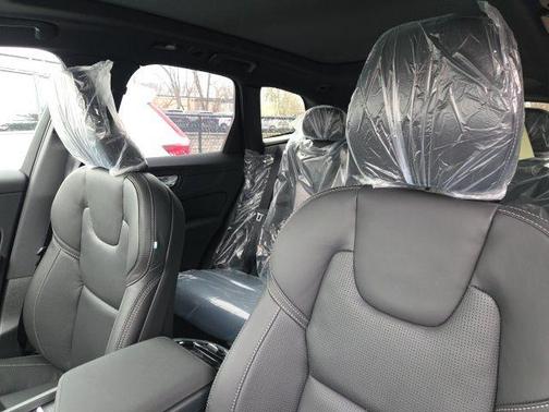 Crystal White 2026 Volvo XC60 B5 Ultra Black Edition