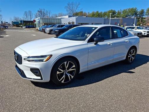 2025 Volvo S60 B5 Core