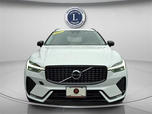 2025 Volvo XC60 B5 Core