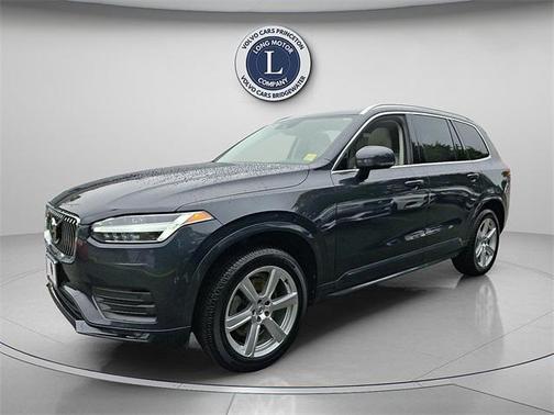 2021 Volvo XC90 T6 Momentum