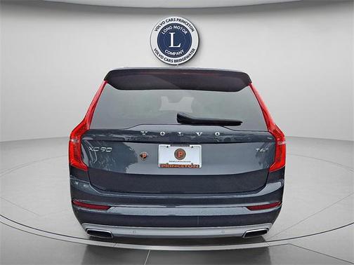 2021 Volvo XC90 T6 Momentum