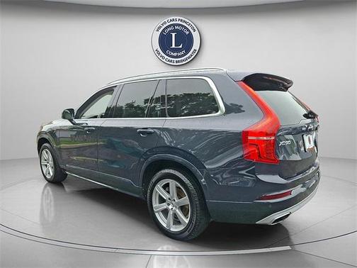 2021 Volvo XC90 T6 Momentum
