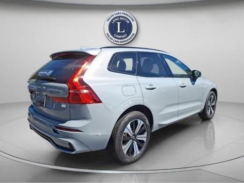 2025 Volvo XC60 B5 Plus