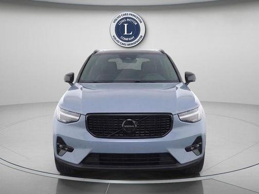 Cloud 9 White 2026 Volvo XC40 B5 Core