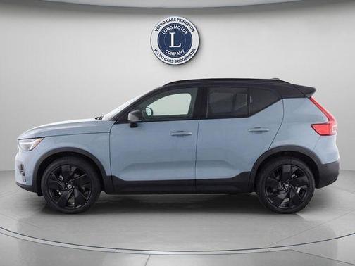 Cloud 9 White 2026 Volvo XC40 B5 Core