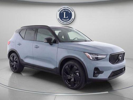 Cloud 9 White 2026 Volvo XC40 B5 Core