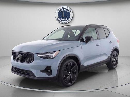 Cloud 9 White 2026 Volvo XC40 B5 Core