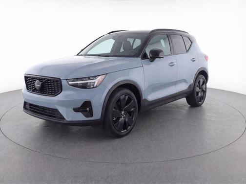2026 Volvo XC40 B5 Core