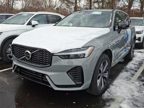 2025 Volvo XC60 Plug-In Hybrid T8 Plus