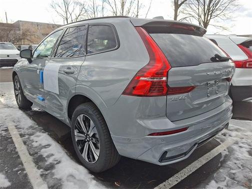 2025 Volvo XC60 Plug-In Hybrid T8 Plus
