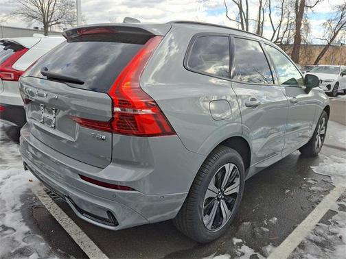 2025 Volvo XC60 Plug-In Hybrid T8 Plus