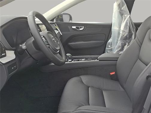 2025 Volvo XC60 Plug-In Hybrid T8 Plus