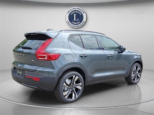 2026 Volvo XC40 B5 Ultra