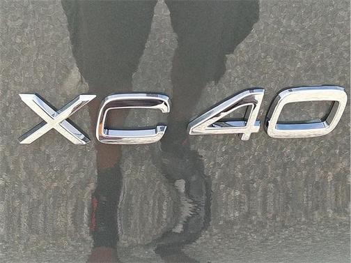 2026 Volvo XC40 B5 Ultra